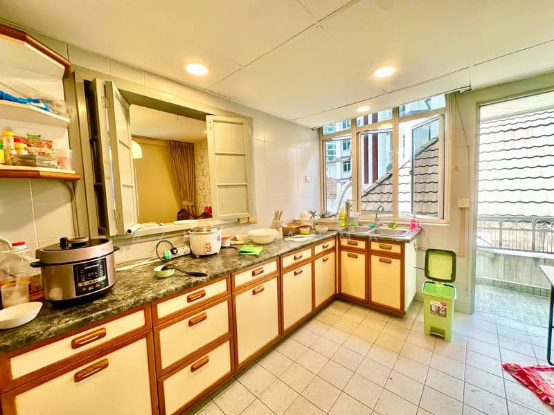 Condominium for Sale at 1A Stonor - Azman Ahmad - Kitchen - PropertyGuru.com.my