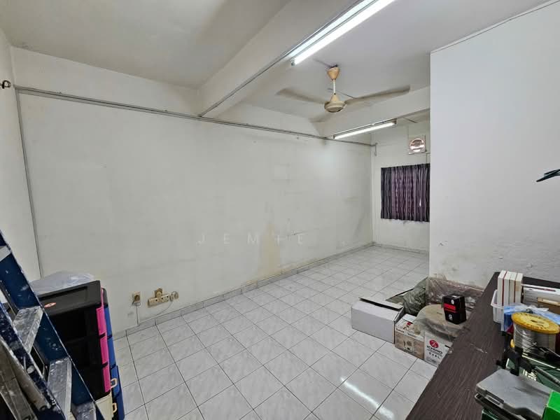 2-storey Terraced House for Sale in Taman Johor Jaya (Johor Bahru) - Jemie . - Interior - PropertyGuru.com.my