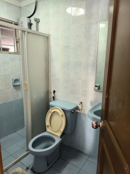 Semi-Detached House for Sale in Usj 3a (Subang Jaya) - P Utahma Raj - Bathroom - PropertyGuru.com.my