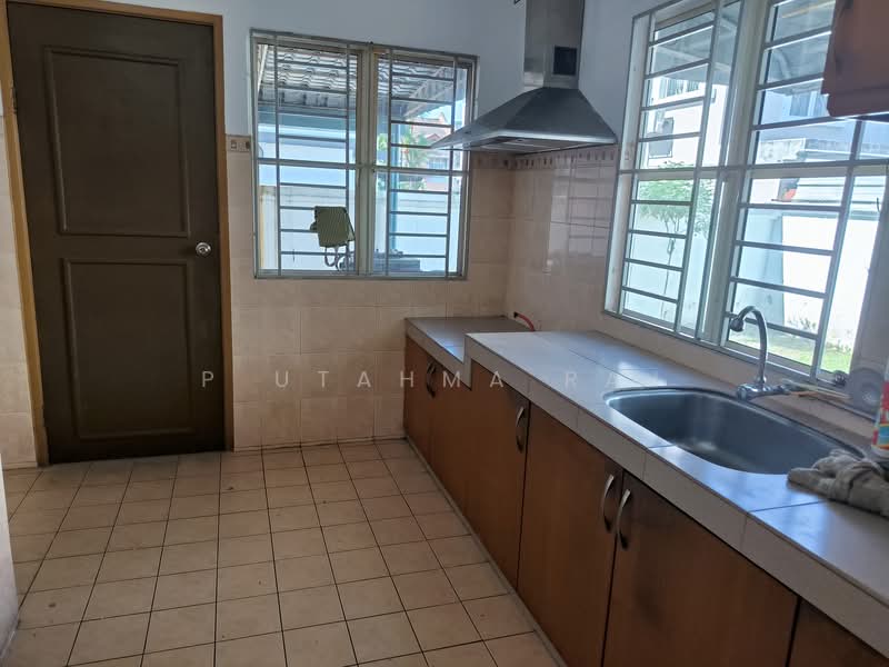 Semi-Detached House for Sale in Usj 3a (Subang Jaya) - P Utahma Raj - Kitchen - PropertyGuru.com.my