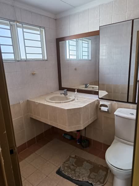 Semi-Detached House for Sale in Usj 3a (Subang Jaya) - P Utahma Raj - Bathroom - PropertyGuru.com.my