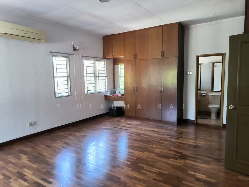 Semi-Detached House for Sale in Usj 3a (Subang Jaya) - P Utahma Raj - Bedroom - PropertyGuru.com.my