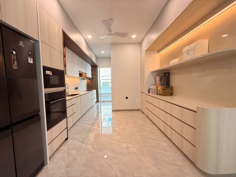 3 STOREY SEMI DETACHED FOR RENT AT BATU FERRINGHI untuk Untuk Disewa - RM 10,000 /bulan, Feb 2026 - Kitchen - PropertyGuru.com.my