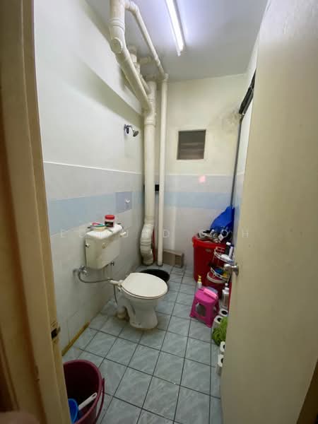 Condominium for Sale at Desaminium Flora - Edmund Goh - Bathroom - PropertyGuru.com.my