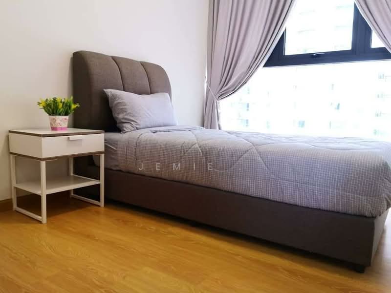Condominium for Rent at Amberside @ Country Garden Danga Bay - Jemie . - Bedroom - PropertyGuru.com.my