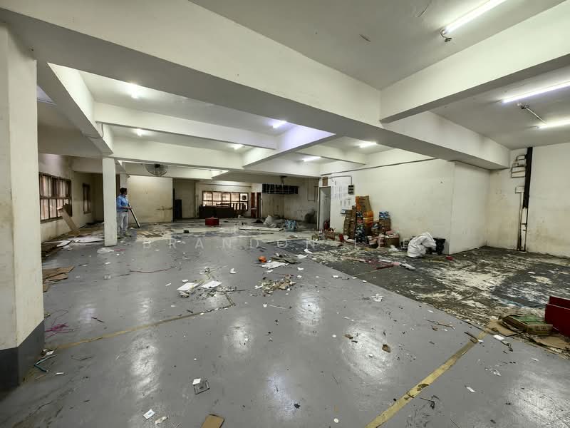 Shop / Office for Rent in Taman Bukit Serdang (Seri Kembangan) - Brandon Lee - Interior - PropertyGuru.com.my