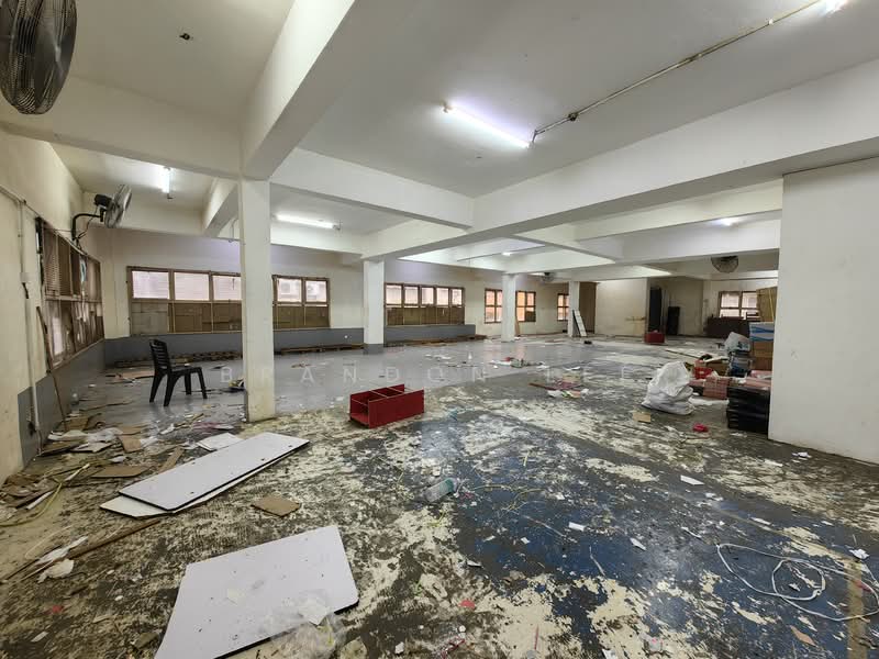 Shop / Office for Rent in Taman Bukit Serdang (Seri Kembangan) - Brandon Lee - Interior - PropertyGuru.com.my