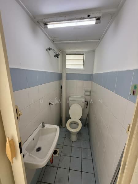 Apartment for Sale at Vista Wira 1 & 2 - Lucas Tan - Bathroom - PropertyGuru.com.my