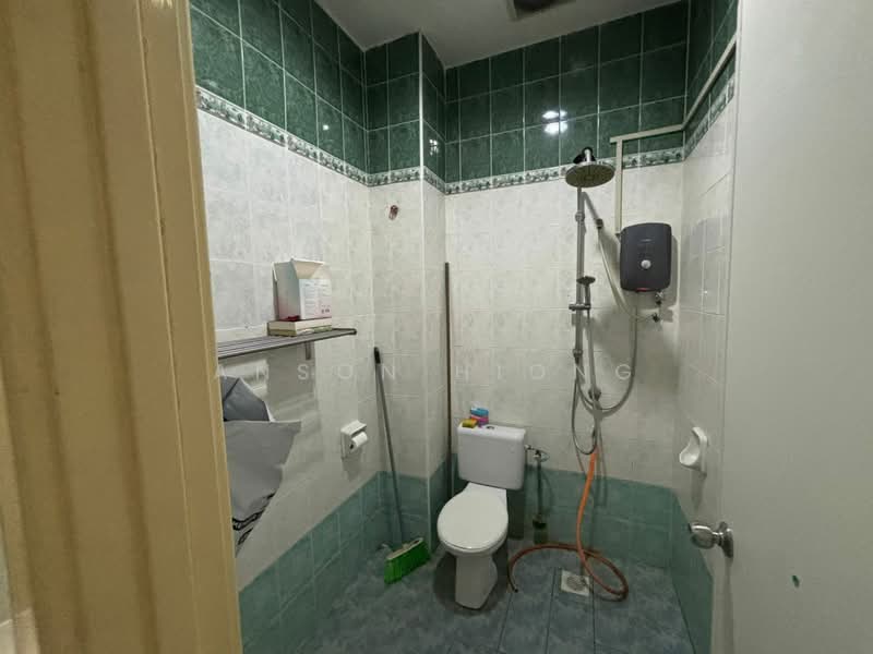 Jalan Bakti 5x @ Mutiara Rini untuk Untuk Dijual - RM 668,000, Feb 2026 - Bathroom - PropertyGuru.com.my