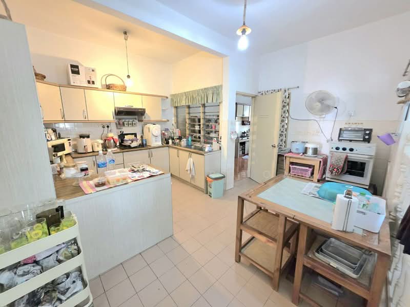 2-storey Terraced House for Sale in Ampang Jaya (Ampang) - Faisal Abu Omar - Kitchen - PropertyGuru.com.my
