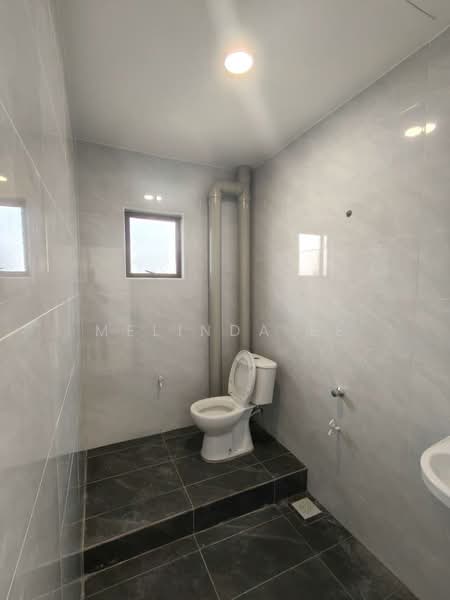 Flat for Sale at Flat Taman Ungku Tun Aminah - Melinda Ee - Bathroom - PropertyGuru.com.my
