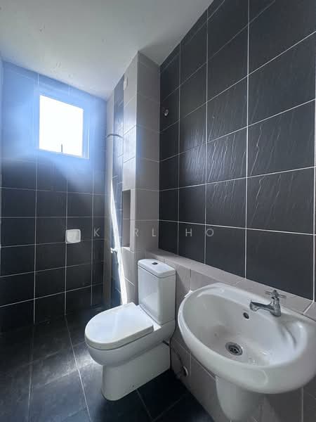 Apartment for Sale at D'Rich Executive Suites - Karl Ho - Bathroom - PropertyGuru.com.my