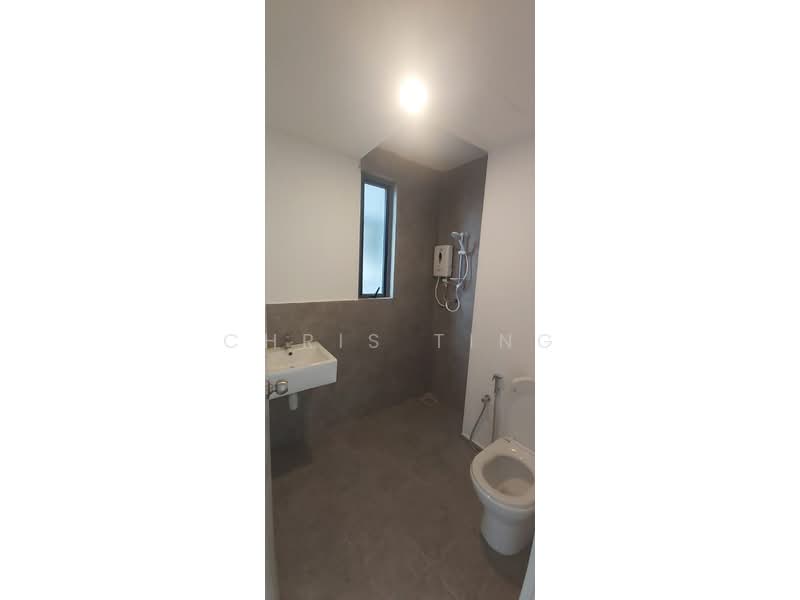 Service Residence for Sale at Suite Enesta - Chris Ting - Bathroom - PropertyGuru.com.my