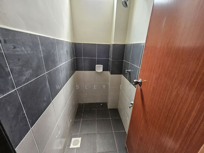 Shop / Office for Rent in Taman Melaka Jaya (Batu Berendam) - Wesley Tan - Bathroom - PropertyGuru.com.my