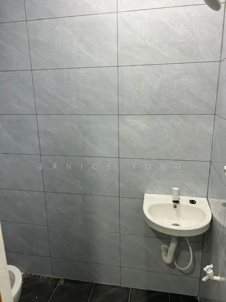 1-storey Terraced House for Sale in Senai (Johor) - Janice Yong - Bathroom - PropertyGuru.com.my