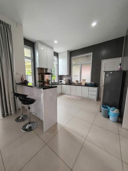 Taman Bukit Senjuang untuk Untuk Dijual - RM 1,300,000, Feb 2026 - Kitchen - PropertyGuru.com.my