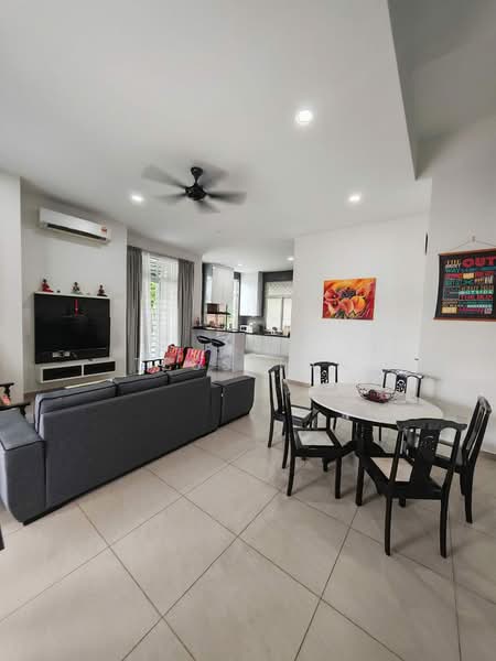 Taman Bukit Senjuang untuk Untuk Dijual - RM 1,300,000, Feb 2026 - Living Room - PropertyGuru.com.my