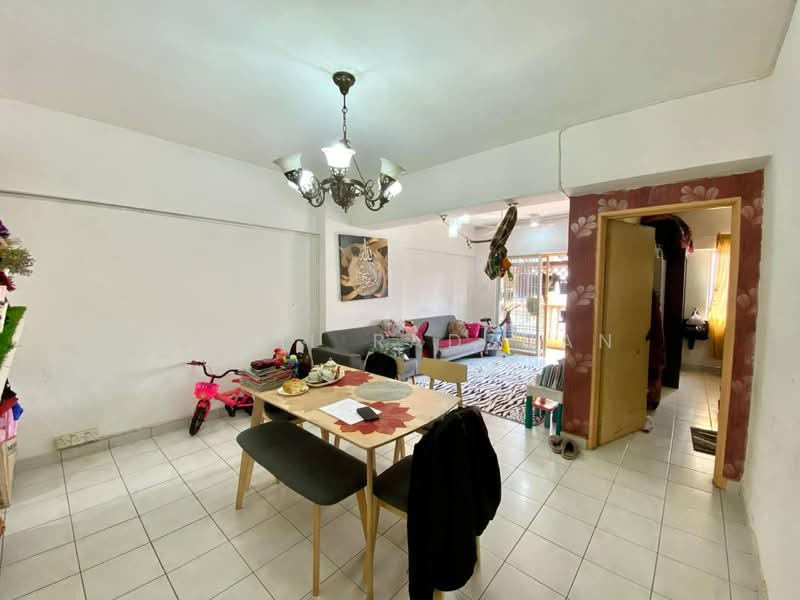 Apartment for Sale at Pangsapuri Sri Cempaka - Kamil Radzuan - Living Room - PropertyGuru.com.my