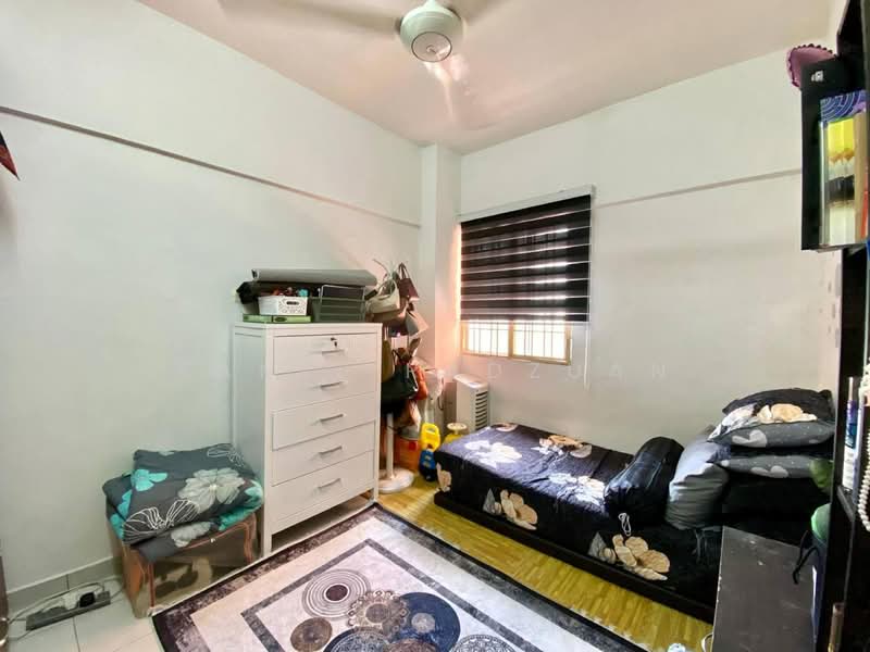 Apartment for Sale at Pangsapuri Sri Cempaka - Kamil Radzuan - Bedroom - PropertyGuru.com.my