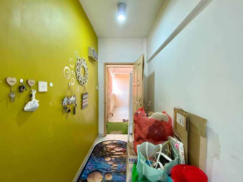 Apartment for Sale at Pangsapuri Sri Cempaka - Kamil Radzuan - Entrance - PropertyGuru.com.my