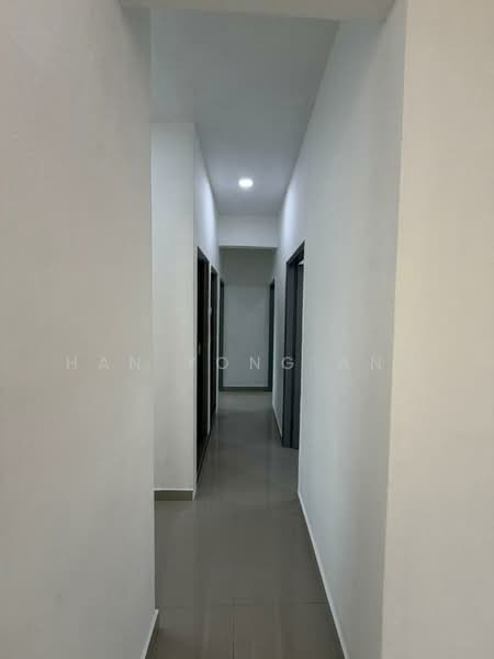 Flat for Sale at Taman Mutiara Rini - Han Yong Ang - Corridor - PropertyGuru.com.my