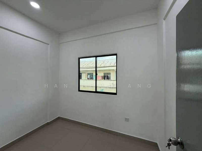 Flat for Sale at Taman Mutiara Rini - Han Yong Ang - Interior - PropertyGuru.com.my