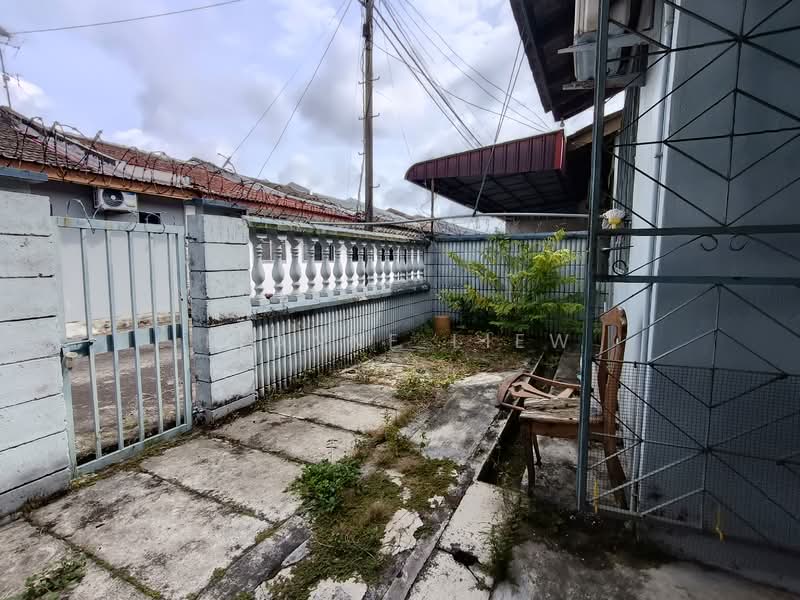 1-storey Terraced House for Sale in Taman Johor Jaya (Johor Bahru) - Leanne Liew - Exterior - PropertyGuru.com.my