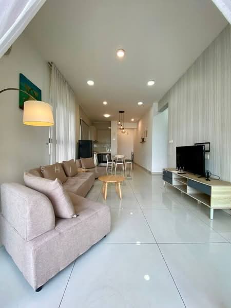 Condominium for Rent at Amberside @ Country Garden Danga Bay - Shirley Haw - Living Room - PropertyGuru.com.my