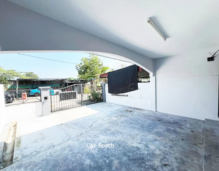 2-storey Terraced House for Sale in Kampar (Perak) - Kevin Chai - Car Porch - PropertyGuru.com.my