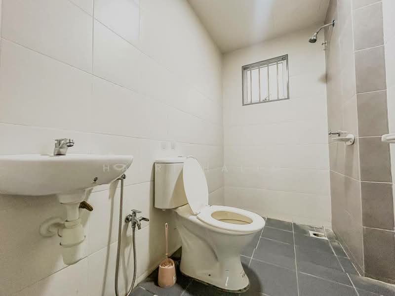 Apartment for Sale at Harmoni 1 - Hairi Halim - Bathroom - PropertyGuru.com.my