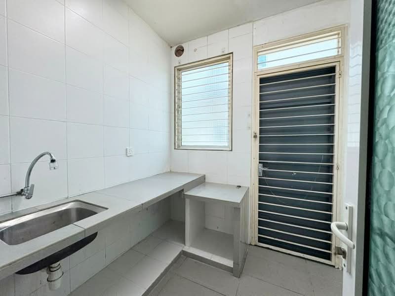 Ideal Haus untuk Untuk Dijual - RM 1,300,000, Feb 2026 - Kitchen - PropertyGuru.com.my