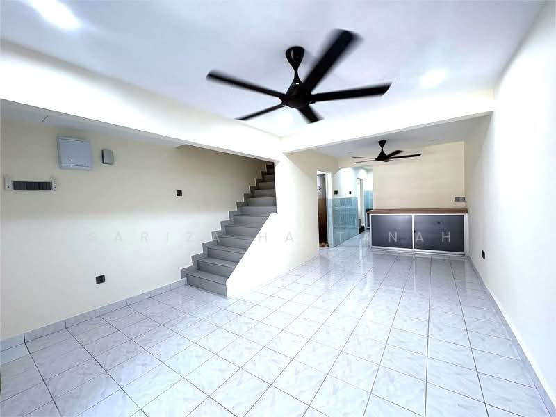 2-storey Terraced House for Sale in Taman Sri Muda (Shah Alam) - Sariza Hartanah - Living Room - PropertyGuru.com.my
