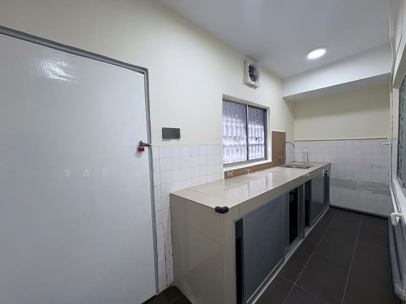 2-storey Terraced House for Sale in Taman Sri Muda (Shah Alam) - Sariza Hartanah - Kitchen - PropertyGuru.com.my