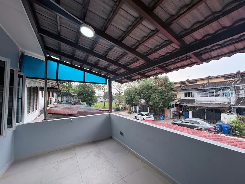 2-storey Terraced House for Sale in Taman Sri Muda (Shah Alam) - Sariza Hartanah - Balcony - PropertyGuru.com.my