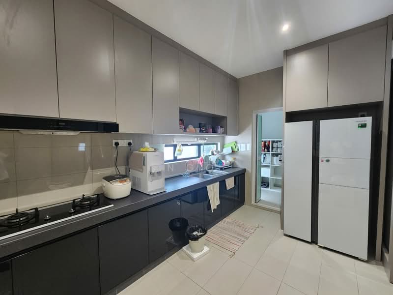 Cluster House for Sale in Taman Desa Botani (Batu Pahat) - NGO - Kitchen - PropertyGuru.com.my