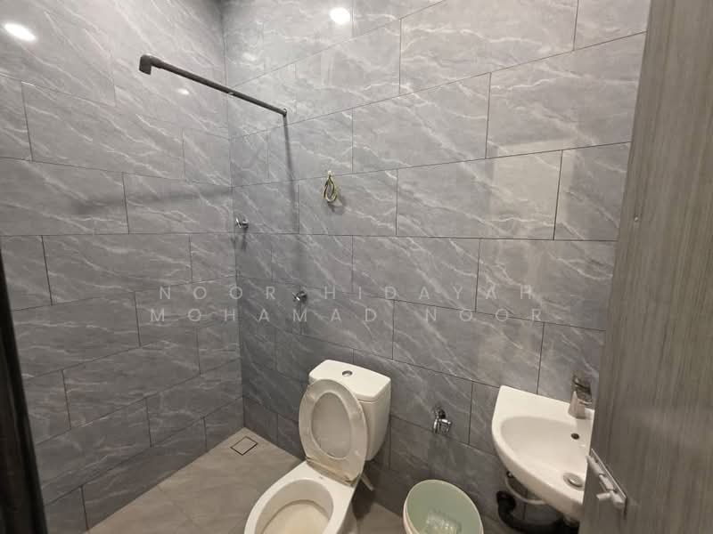 1-storey Terraced House for Sale in Taman Gembira (Klang) - Noor Hidayah Mohamad Noor - Bathroom - PropertyGuru.com.my