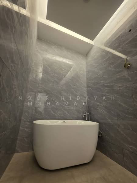 1-storey Terraced House for Sale in Taman Gembira (Klang) - Noor Hidayah Mohamad Noor - Bathroom - PropertyGuru.com.my