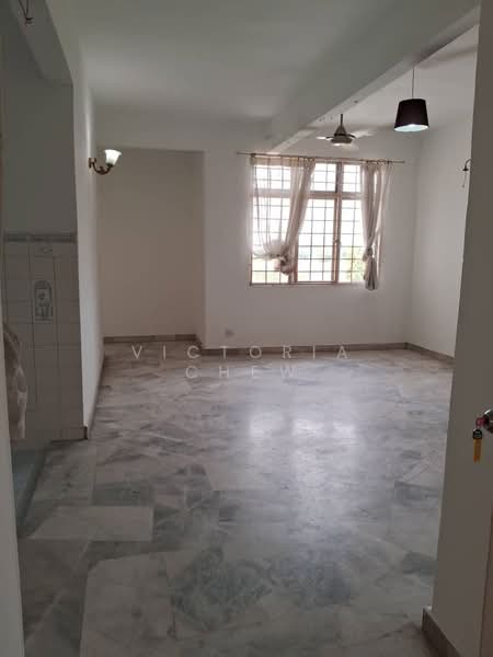 Subang Perdana Goodyear Court 7 untuk Untuk Dijual - RM 365,000, Apr 2026 - Living Room - PropertyGuru.com.my
