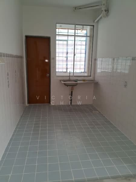 Subang Perdana Goodyear Court 7 untuk Untuk Dijual - RM 365,000, Apr 2026 - Kitchen - PropertyGuru.com.my