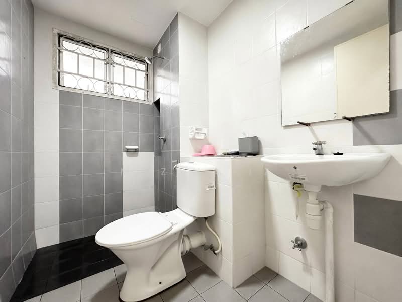 Apartment for Sale at Seri Intan Apartment - Muz Hafiz - Bathroom - PropertyGuru.com.my