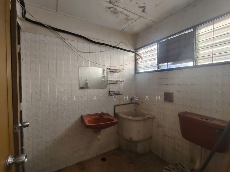 Terraced House for Sale in Gelugor (Penang) - Alex Cheah - Bathroom - PropertyGuru.com.my