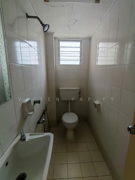 Apartment for Sale at Pangsapuri Randa - VIIYEN YAP FY - Bathroom - PropertyGuru.com.my