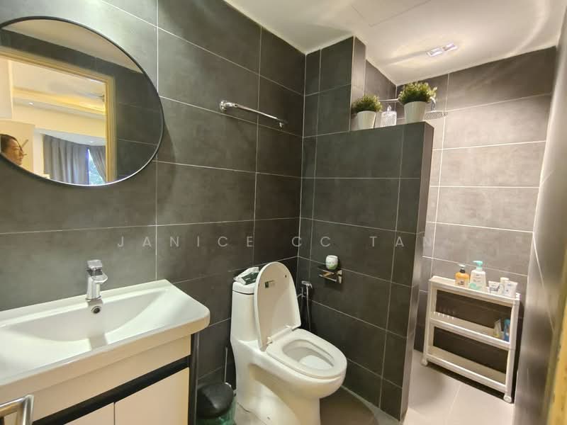 Service Residence for Sale at Tiara Mutiara / The Crown - Janice CC Tan - Bathroom - PropertyGuru.com.my