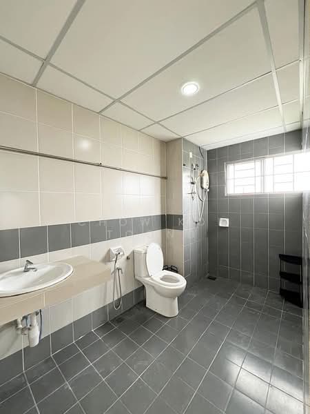 Koi Kinrara untuk Untuk Disewa - RM 1,600 /bulan, Feb 2026 - Bathroom - PropertyGuru.com.my