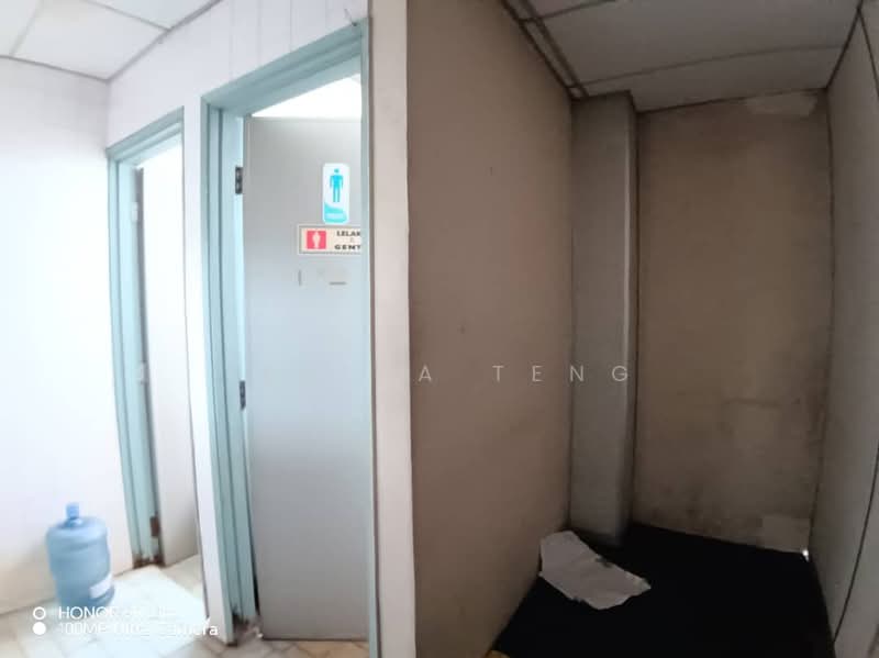 Factory for Rent in Shah Alam (Selangor) - Teresa Teng - Bathroom - PropertyGuru.com.my
