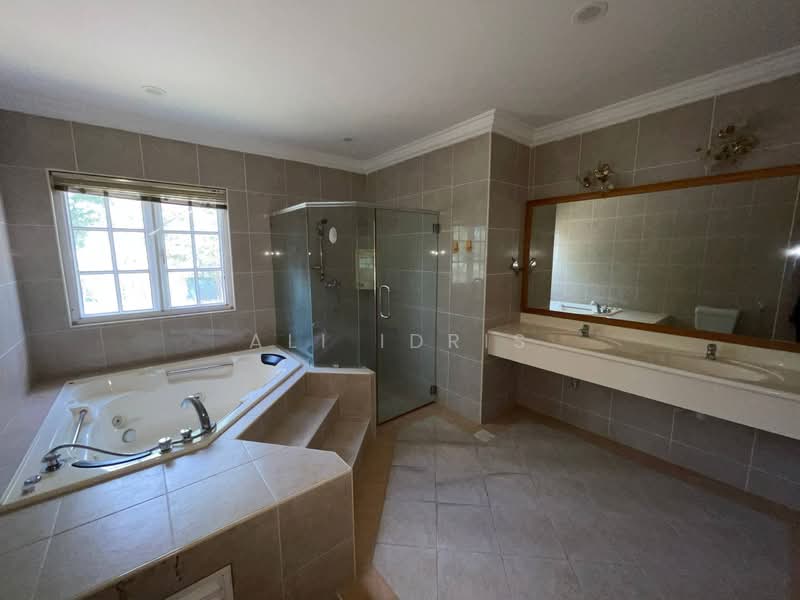 Bungalow for Sale in Cyberjaya (Selangor) - Ali Idris - Bathroom - PropertyGuru.com.my