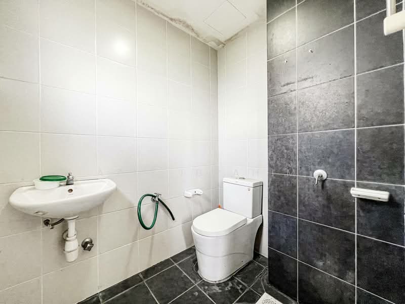 Apartment for Sale at D'Cerrum Apartment - Azli Ibrahim - Bathroom - PropertyGuru.com.my