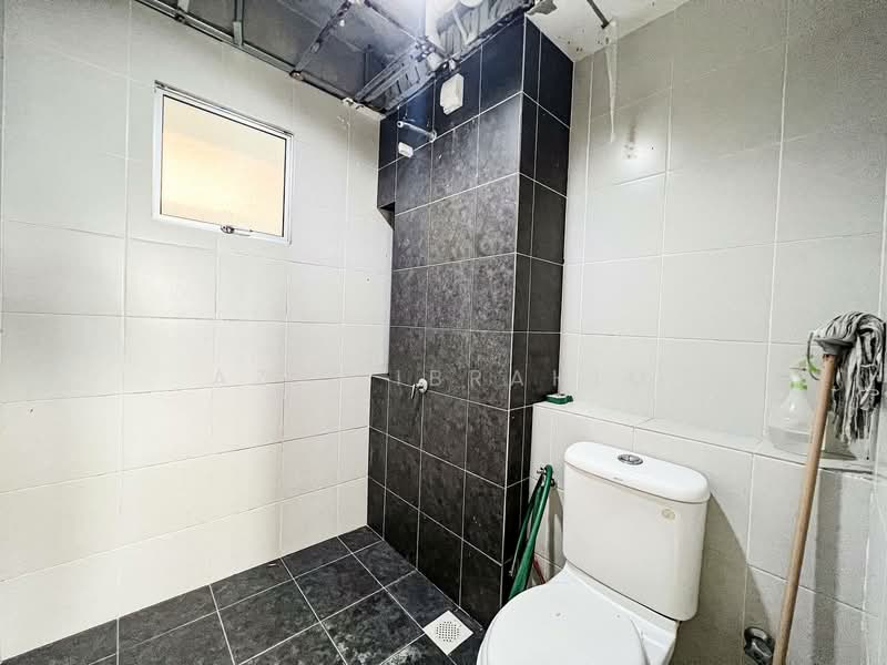 Apartment for Sale at D'Cerrum Apartment - Azli Ibrahim - Bathroom - PropertyGuru.com.my