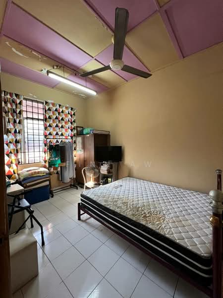 1-storey Terraced House for Sale in Johor Bahru (Johor) - Finn Aw - Bedroom - PropertyGuru.com.my