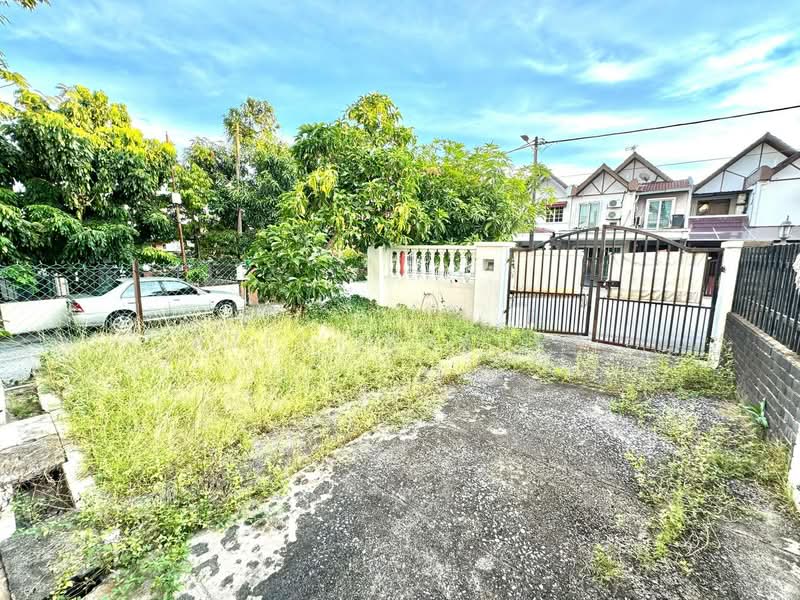 2-storey Terraced House for Sale in SS7 (Petaling Jaya) - Azli Ibrahim - Exterior - PropertyGuru.com.my